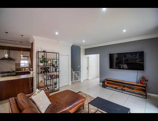 4 BEDROOM HOUSE FOR SALE IN MIDSTREAM ESTATE